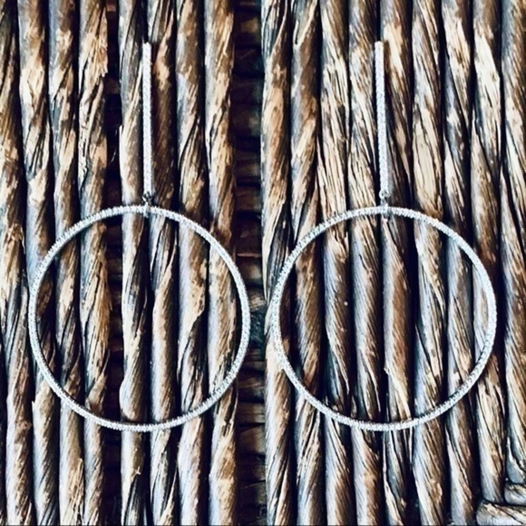 ✨💛 Silver Tone Rhinestone Dangle Hoop Earrings ✨ - Picture 6 of 8